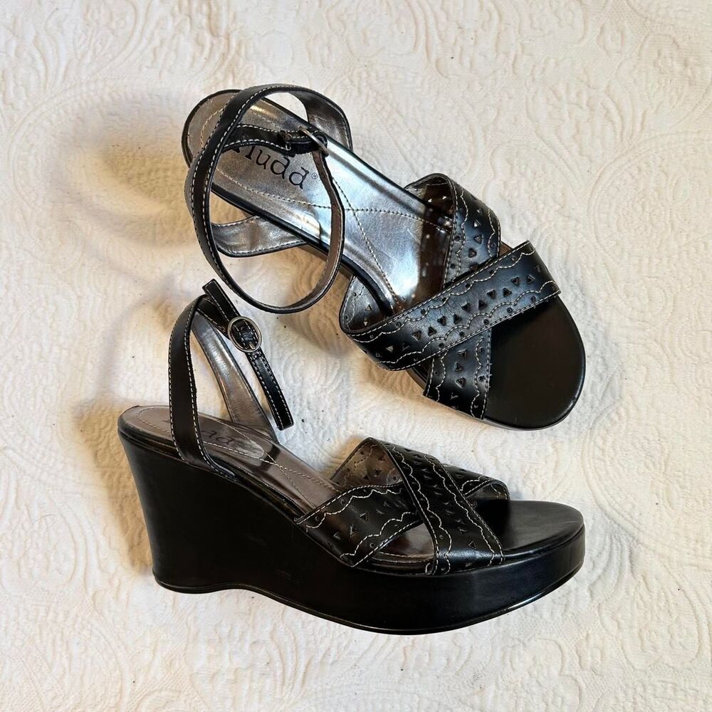 Mudd-clothing Women's Black Sandals